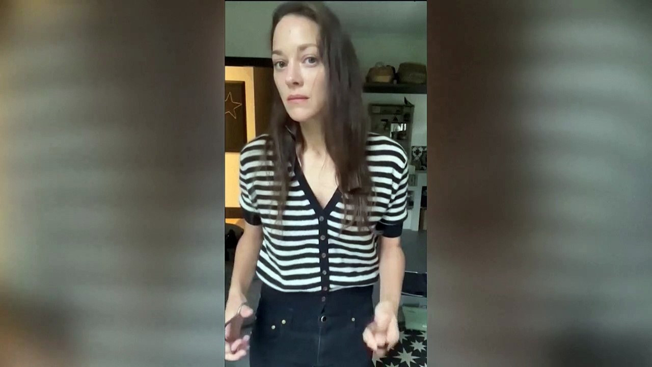 Prominente Französinnen schneiden sich aus Solidarität mit Iranerinnen Haare ab