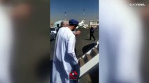 الإيراني الأمريكي محمد باقر نمازي يصل مسقط قادما من طهران بعد الإفراج عنه ضمن صفقة إيرانية أمريكية