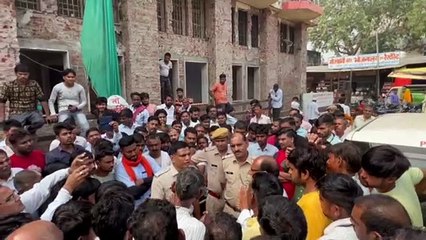 अतिक्रमण हटाने से टोकने पर पुलिस व दुकानदार में नोकझोंक, विरोध में बाजार बंद