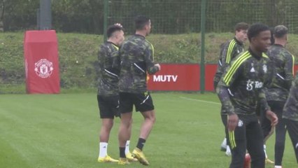 Cristiano Ronaldo's outrageous nutmeg leaves Lisandro Martinez scratching his head
