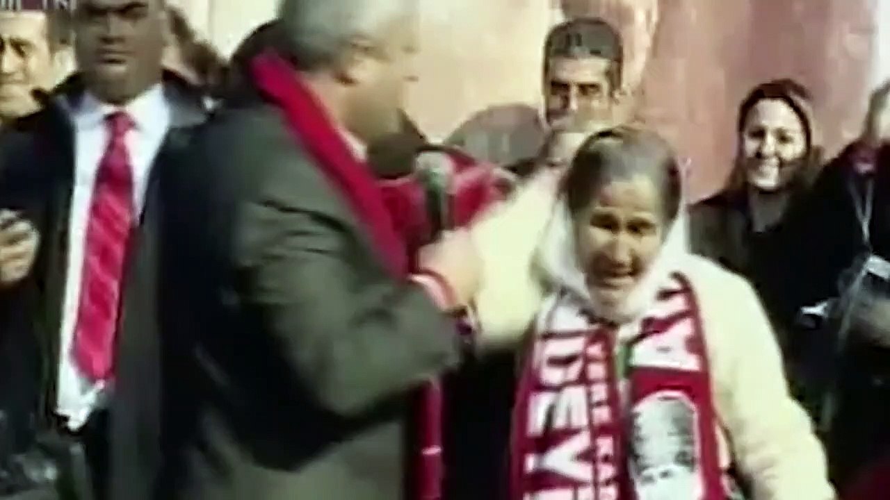 "Başörtüsünü zorla çıkarttı" iddiasına CHP'den mahkeme kararıyla yanıt