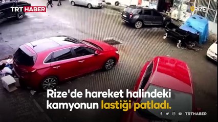 Lastiği patlayan kamyon park halindeki aracın tamponunu parçaladı