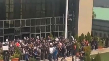 In Iran non si placa la protesta, in strada anche filogovernativi