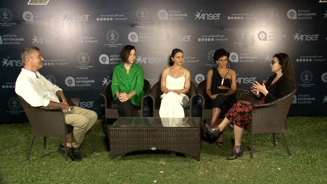 T24, Altın Portakal'da | Ayna Ayna filminin yönetmen ve oyuncuları anlattı: Sesini bulmaya çalışan kadınların öyküsü