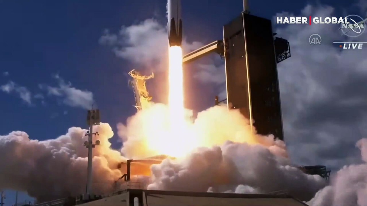 NASA'nın Crew 5 astronotlarını taşıyan roket, Kennedy Uzay İstasyonu'ndan fırlatıldı