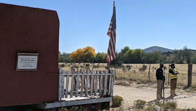 Halyna Hutchins’ Family Settles Wrongful Death Suit Over ‘Rust’ Shooting | THR News