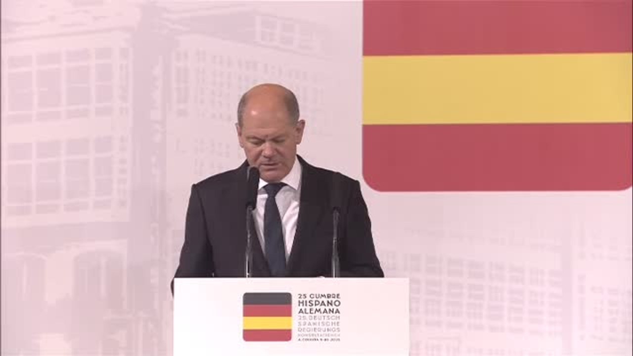 Sánchez y Scholz presionan a Macron para abrir el gasoducto MidCat para 2025