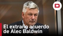 El extraño acuerdo de Alec Baldwin con el viudo de Halyna Hutchins, la mujer a la que mató por accidente en un rodaje