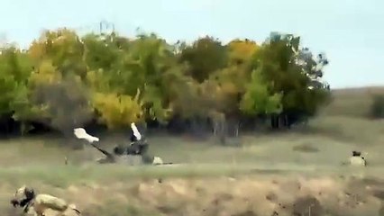 Forze Ucraina verso Kherson, bandiera bianca su tank Russia - Video