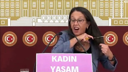 Aile düşmanı HDP'li Ersoy TBMM'de saç kesme eylemi yaptı!