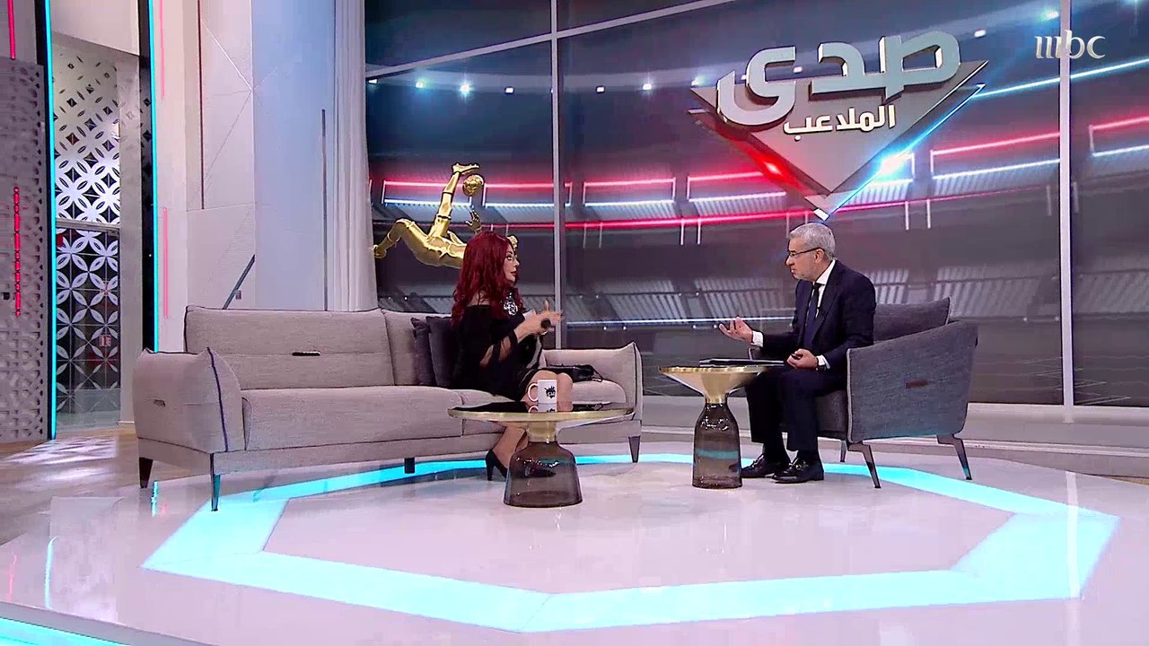 الآغا يسأل نبيلة عبيد عن كيفية حفاظها على حالها.. والنجمة تجيب باهتمامها بالأكل الصحي والرياضة وأمور أخرى