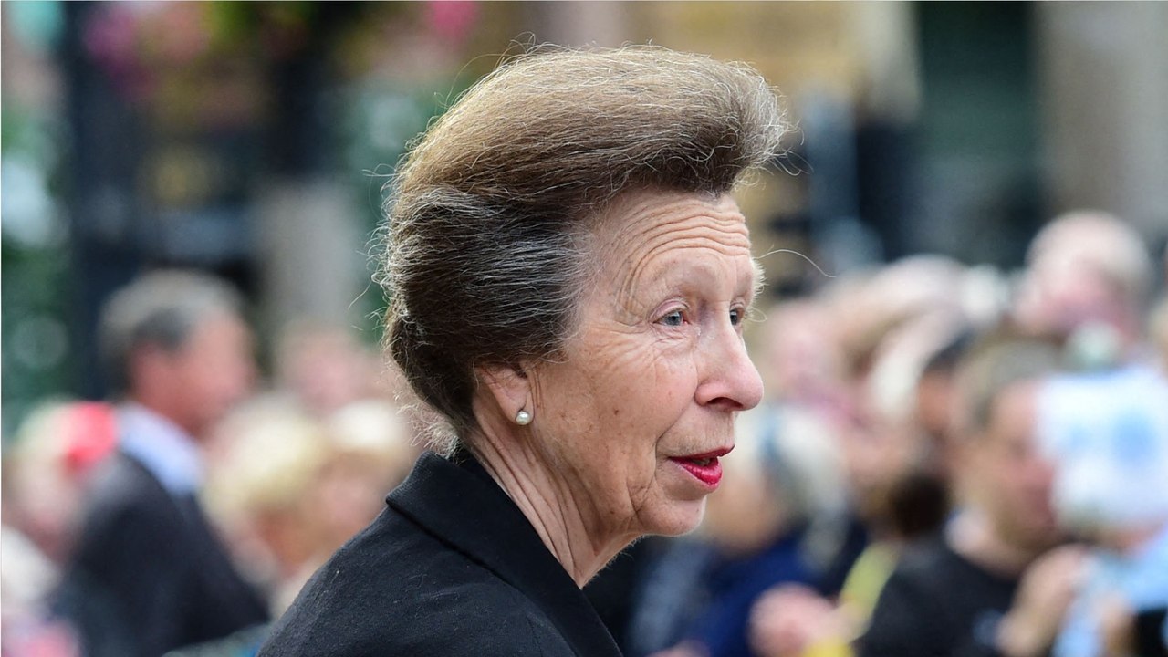 GALA VIDEO - Princesse Anne : son voyage en toute discrétion après les funérailles d’Elizabeth II