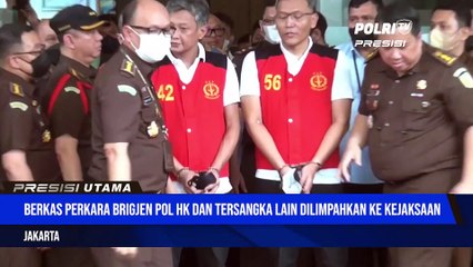 Hendra Kurniawan Tersangka Obstruction of Justice ditampilkan di Depan Gedung Kejaksaan Agung