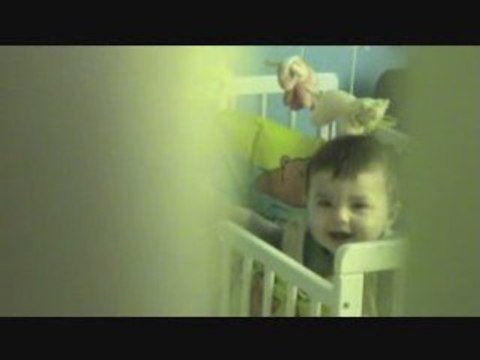 Bastien: je préfère sauter dans mon lit que dormir