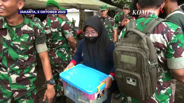 HUT ke-77, TNI Bagikan Ribuan Paket Sembako di Silang Monas