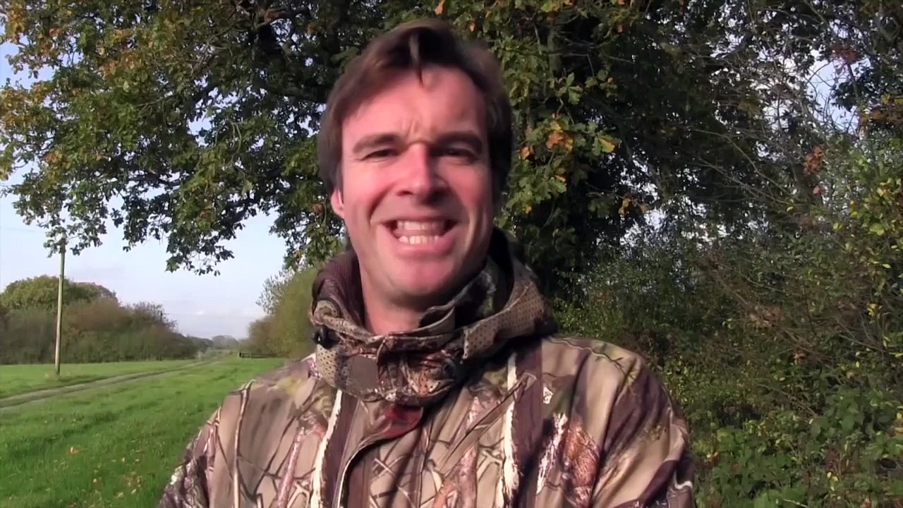 The Airgun Show night vision rabbit shooting and the Brocock Contour S6 XL Elite Vídeo