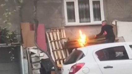 Bağcılar'da tartıştığı kişinin evini yaktı; o anlar kamerada