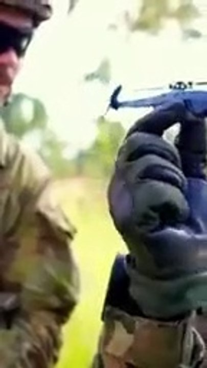 दुनिया_का_सबसे_छोटा_सर्विलांस_ड्रोन_Black-Hornet#short#defence_short(144p)