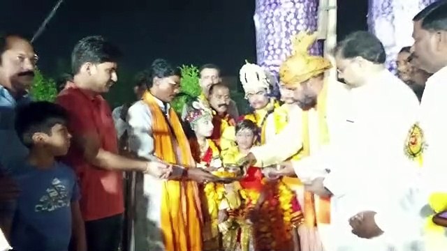 शोभायात्रा में गूंजे जय श्रीराम के जयकारे