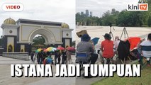 Media berkumpul luar Istana, tunggu PM mengadap Agong