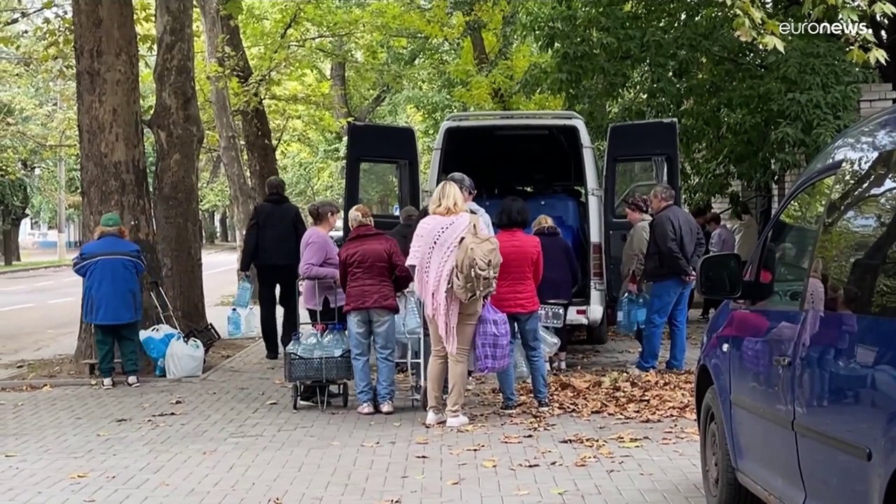 Ukraine war: Mykolaiv residents band together despite looming fears of attack