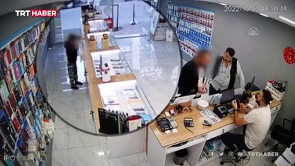 Telefoncudaki çocuklu hırsızlık kameraya yansıdı