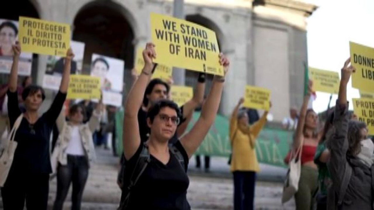 Roma in piazza per le donne iraniane: "Unite per la libertà"