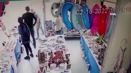 Belediye, esnafı iş yerinden çıkarmak için kazı çalışmasını 'el ile yapılan hassas kazı' olarak nitelendirdi