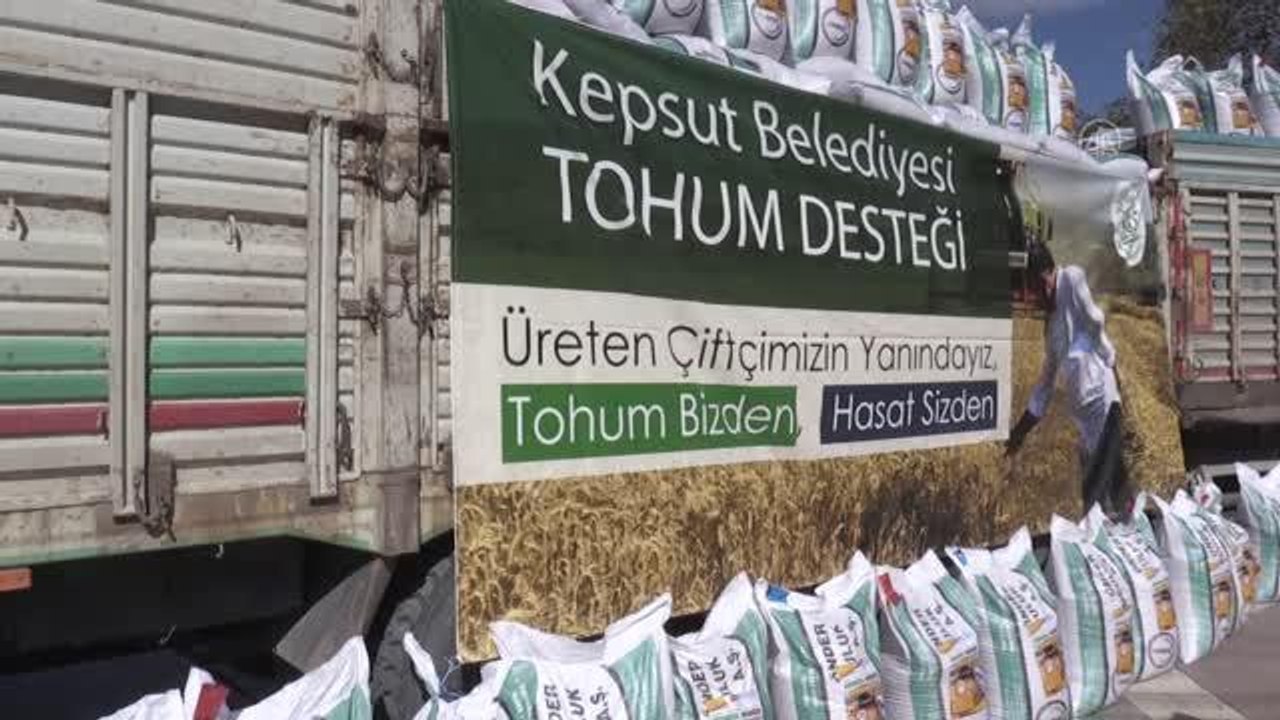 Balıkesir haberi | BALIKESİR -  Kepsut Belediyesinden çiftçilere arpa ve yulaf tohumu desteği