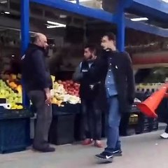 Dubayla köpek sesi çıkartan adam