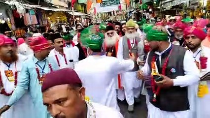 Barawafat: निकाला गया पारंपरिक जुलूस, दरगाह में उमड़े अकीदतमंद