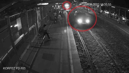 Çılgın şoför tramvay hattında kilometrelerce ilerledi, yürekleri ağza getirdi