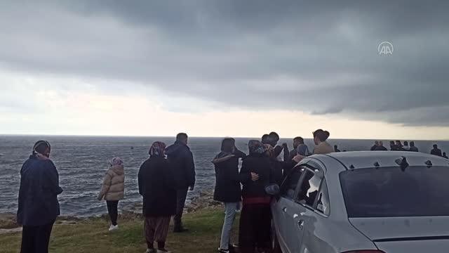 Alabora olan teknedeki 2 kişiden 1'i kurtarıldı, diğeri aranıyor