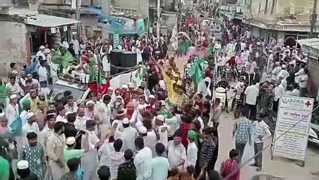 VIDEO: ईद मिलादुन्नबी का जुलूस निकला, उमड़ा हजारों का हुजूम