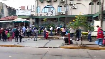Largas filas de pacientes a la espera de atención en la CNS