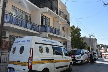 Oğlunu kahvaltı sofrasında göğsünden vurup öldürdü