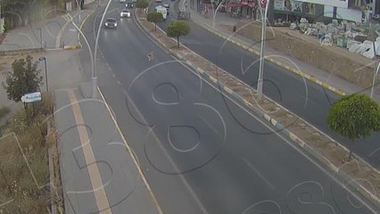 Sahipsiz köpeğin neden olduğu zincirleme kaza KGYS kamerasında