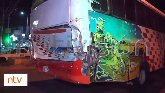 Sólo sentimos el golpe : Triple colisión en la avenida Blanco Galindo dejó a toda una familia herida