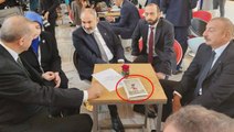 Cumhurbaşkanı Erdoğan, Paşinyan ve Aliyev görüşmesine masadaki kitap damga vurdu