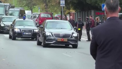 Cumhurbaşkanı Erdoğan'ı, Prag'da vatandaşlar karşıladı-1