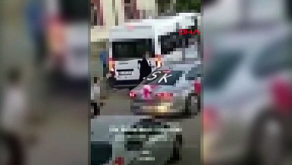 Düğün konvoyunda çocuklara uçan tekme atan şüpheli yakalandı