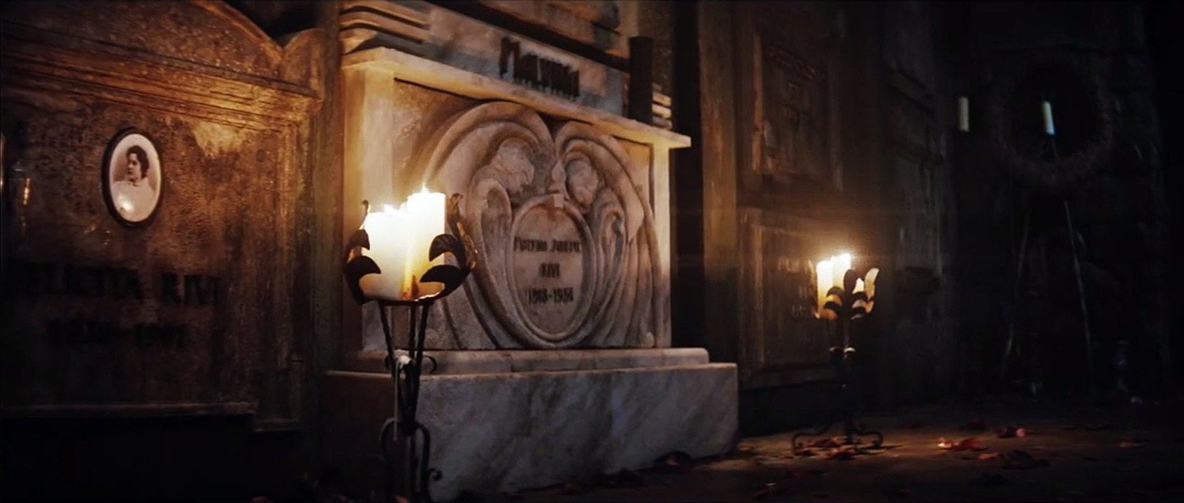 Voice from the Stone Bande-annonce (RU)