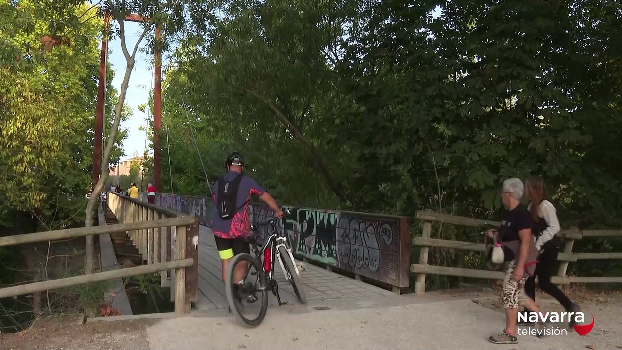 Herido un niño de 13 años en el río Arga