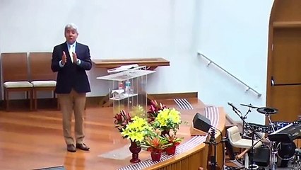 Mulher viraliza nas redes sociais por ter um chip na mão