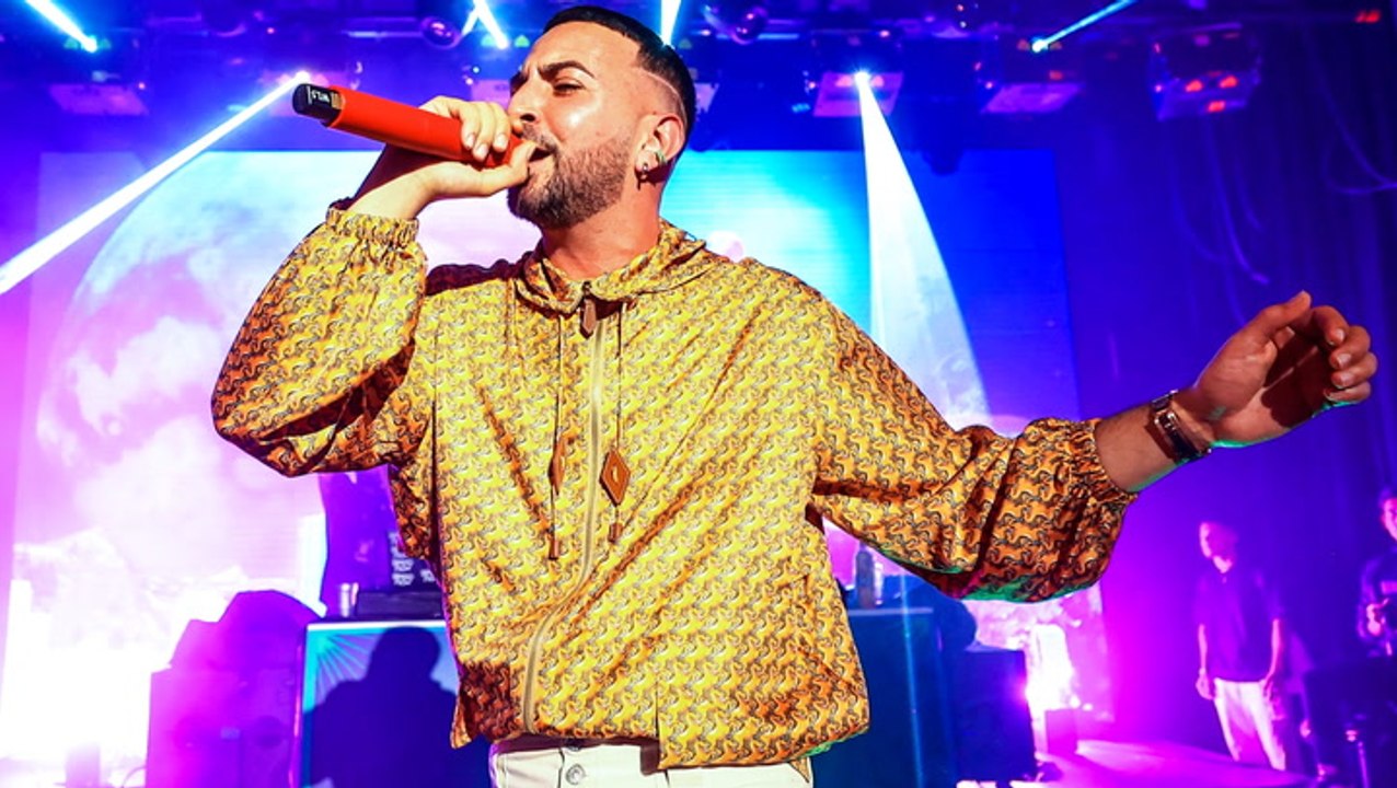 Justin Quiles Rocks The Stage At Latin Music Week | Billboard News