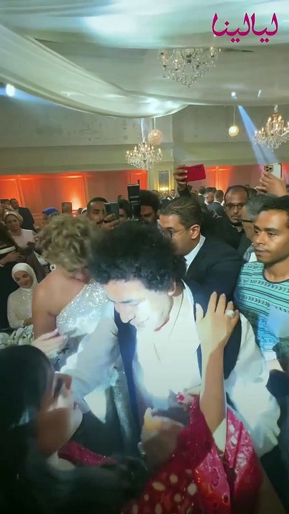 الكينج محمد منير والعديد من نجوم الفن والإعلام في فرح سالي عبد السلام