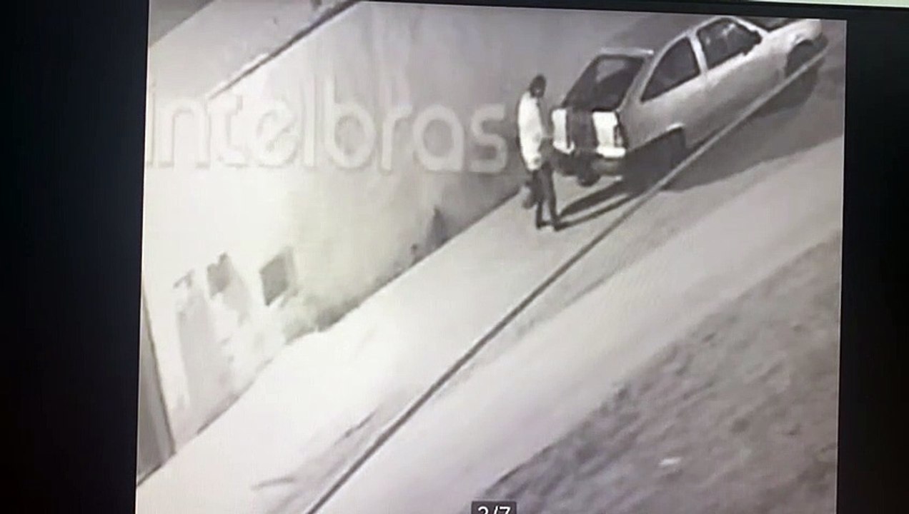 Ladrões roubam bicicletas em prédio de Vicente...