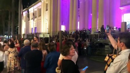 BH: fãs de Chico Buarque pedem ‘Fora Bolsonaro’ e manifestam apoio a Lula