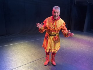 Billy Pearce's secret to being funny and getting Panto ready