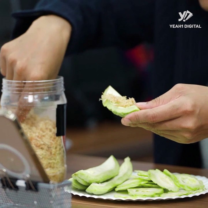 Ăn khổ qua với chà bông, nhập viện la làng khổ quá